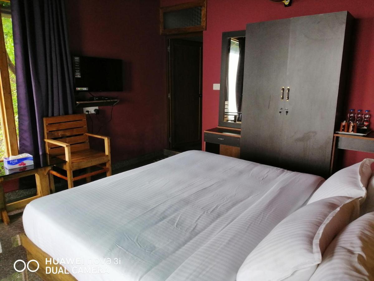 Stone Hills Hotell Kannur Exteriör bild