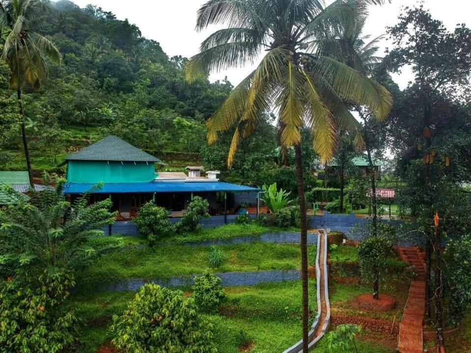 Stone Hills Hotell Kannur Exteriör bild