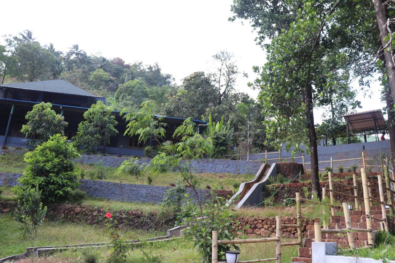 Stone Hills Hotell Kannur Exteriör bild