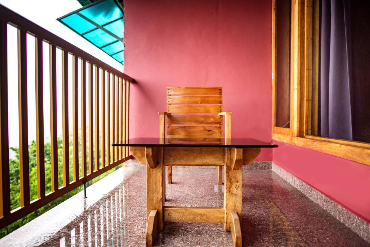 Stone Hills Hotell Kannur Exteriör bild