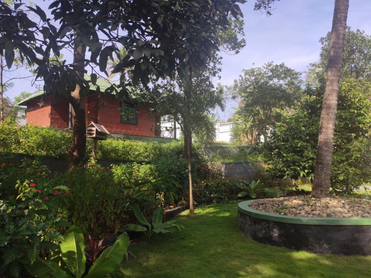 Stone Hills Hotell Kannur Exteriör bild