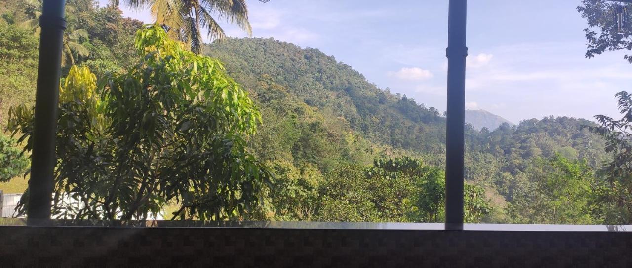 Stone Hills Hotell Kannur Exteriör bild