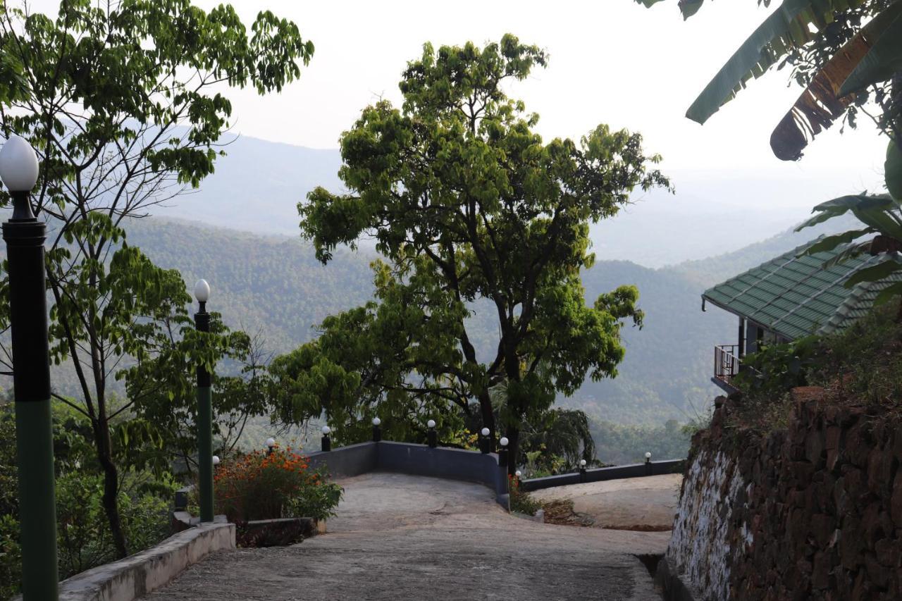 Stone Hills Hotell Kannur Exteriör bild